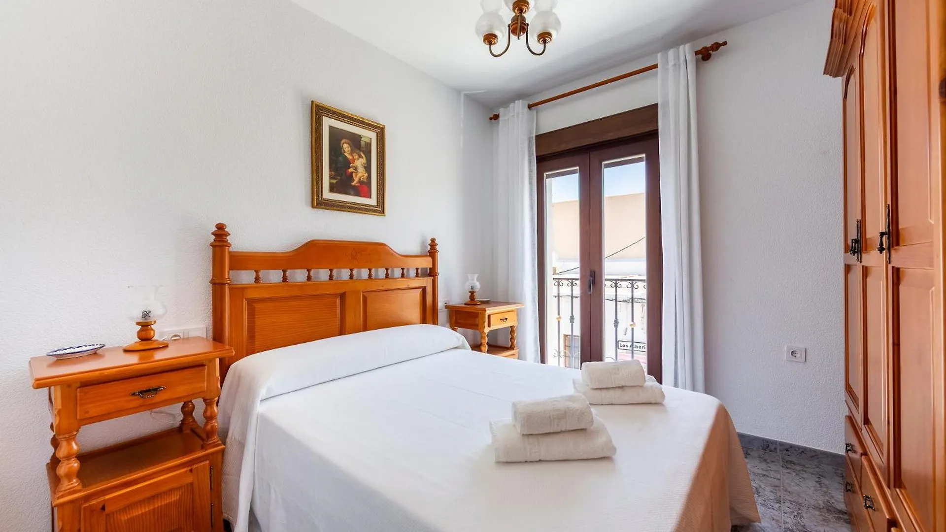 Villa Cruz En Fernan Perez İspanya